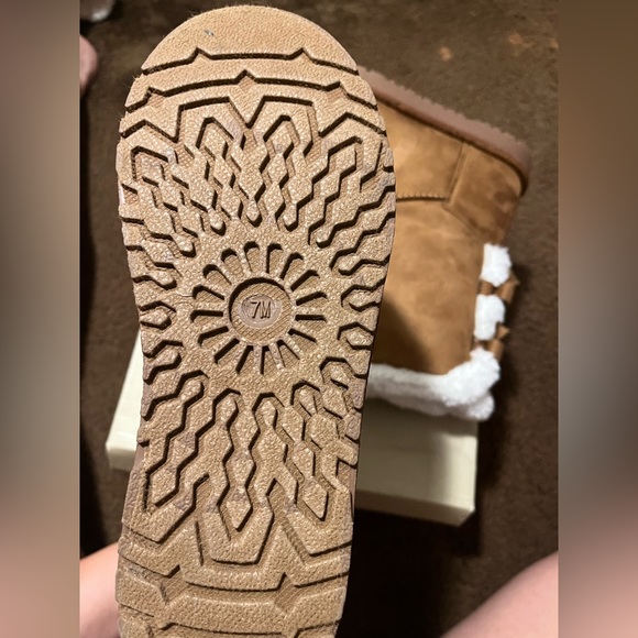 Brown boots, size 7 - Picture 3 of 5